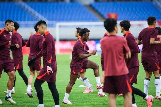 包含关键球员伤愈归来，球队实力大增的词条