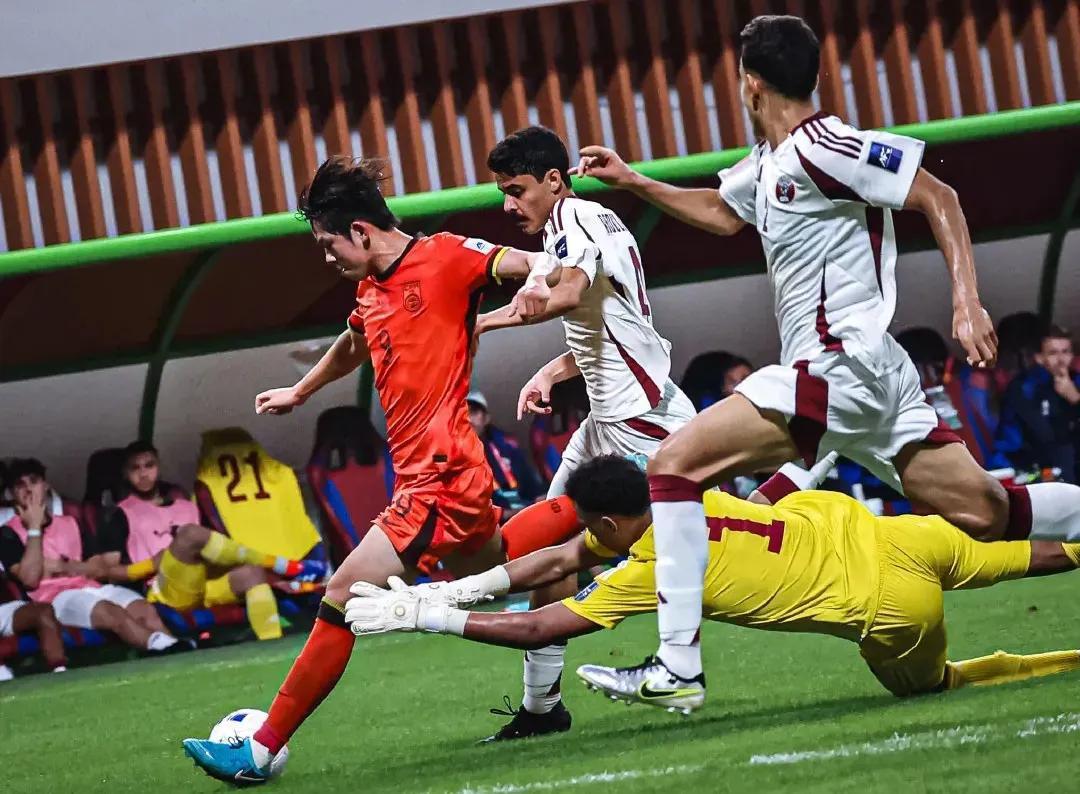 包含亚洲杯冠军队备战国际友谊赛，锻炼实力的词条