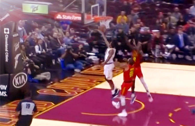 人逆转击败骑士,赛季首胜到手 人逆转击败骑士,赛季首胜到手