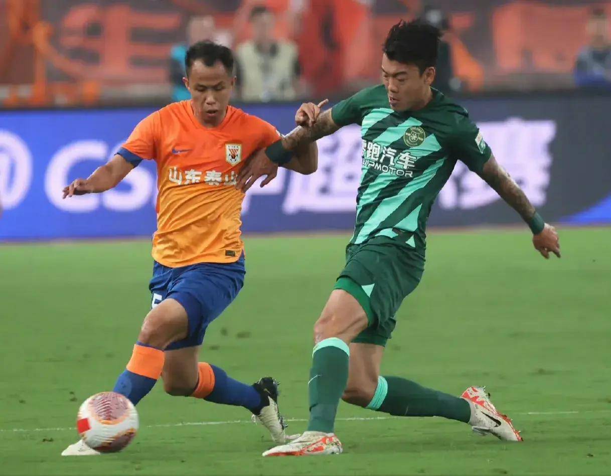 包含进球如潮，球队完胜对手晋级下一轮的词条