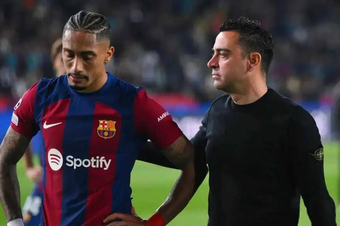 包含巴塞罗那客场告负，欧战前景堪忧的词条