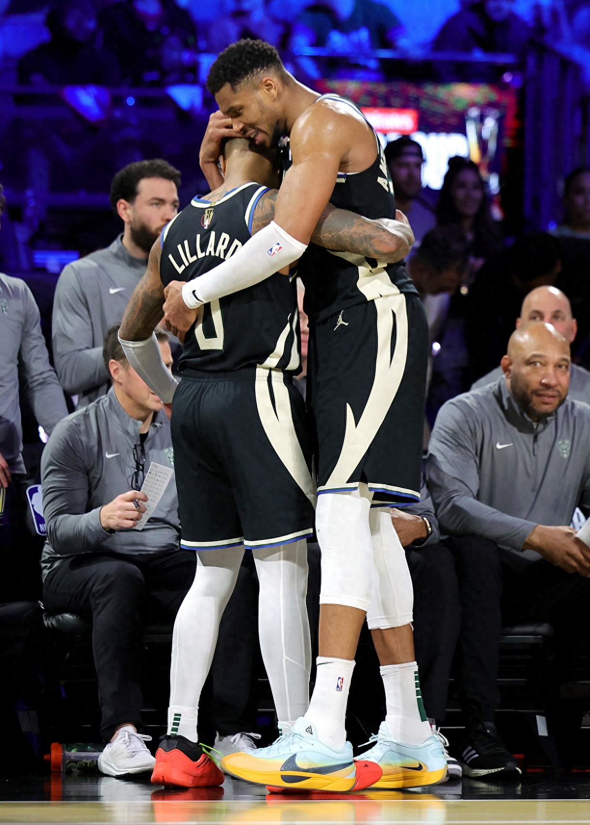 雄鹿比赛中遭遇再犯规，失去比赛