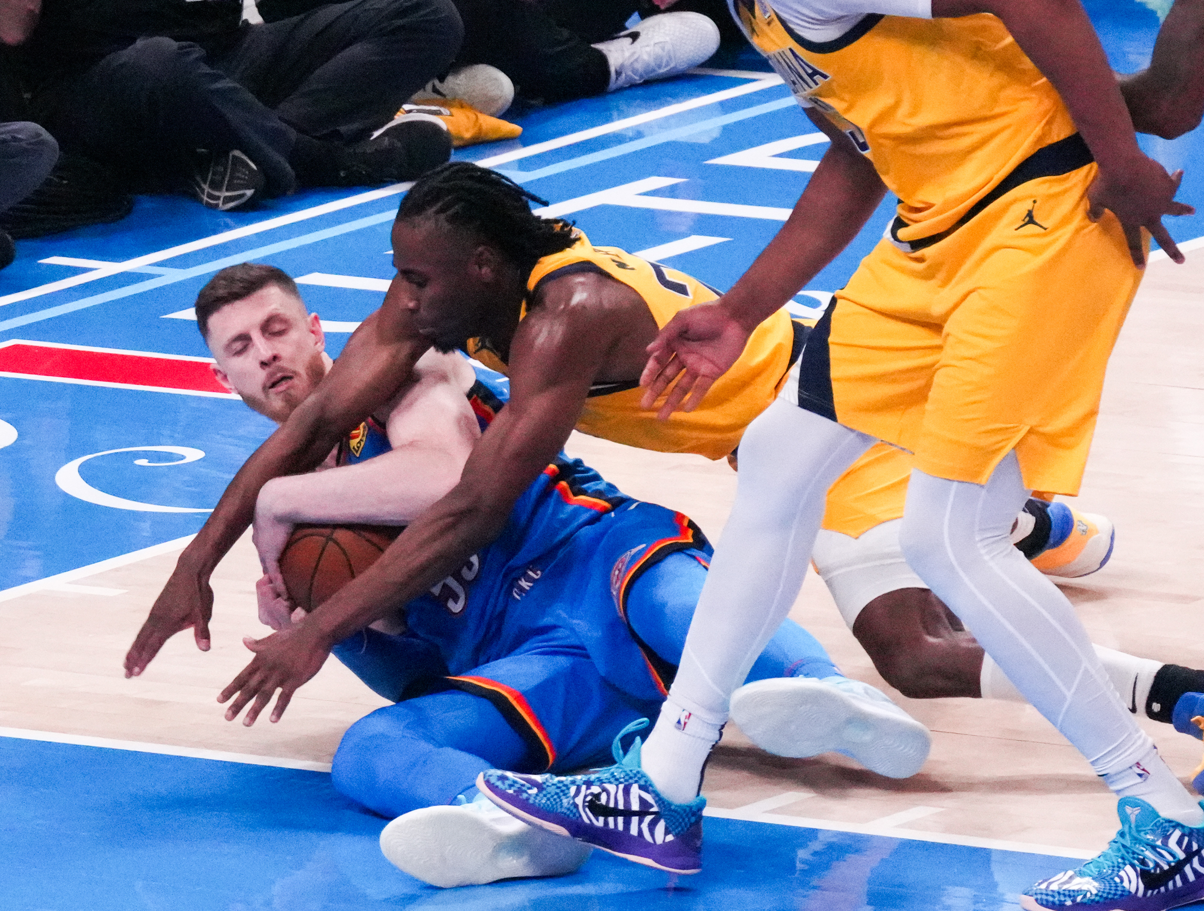 1xBit体育链接-勇士击败雷霆，晋级下一轮